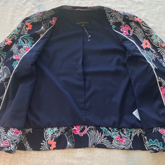 Banana republic zip floral jacket drawstring waist size large black background. - Picture 5 of 8